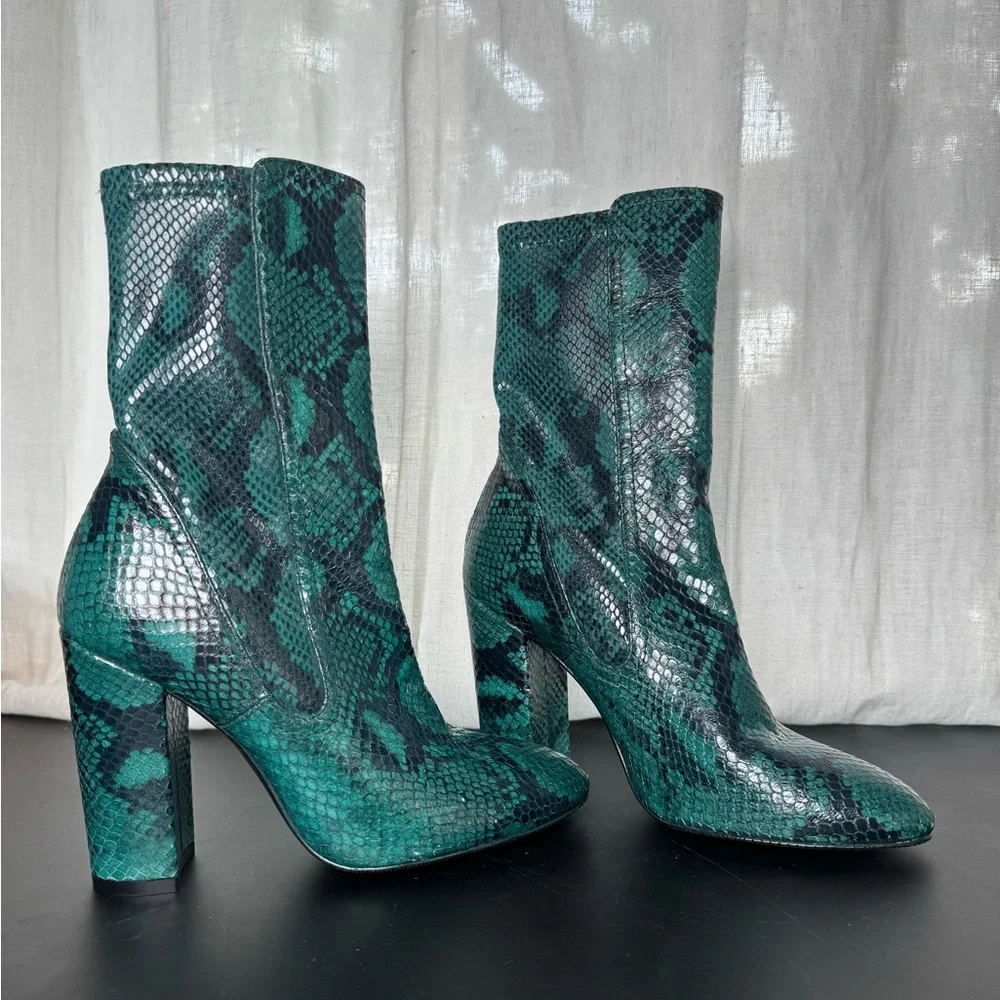 Stuart Weitzman Green Ankle Booties - Picture 1 of 7